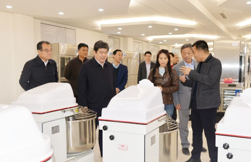 市委常委、統(tǒng)戰(zhàn)部部長李家良陪同客人到濱州市(圖4)