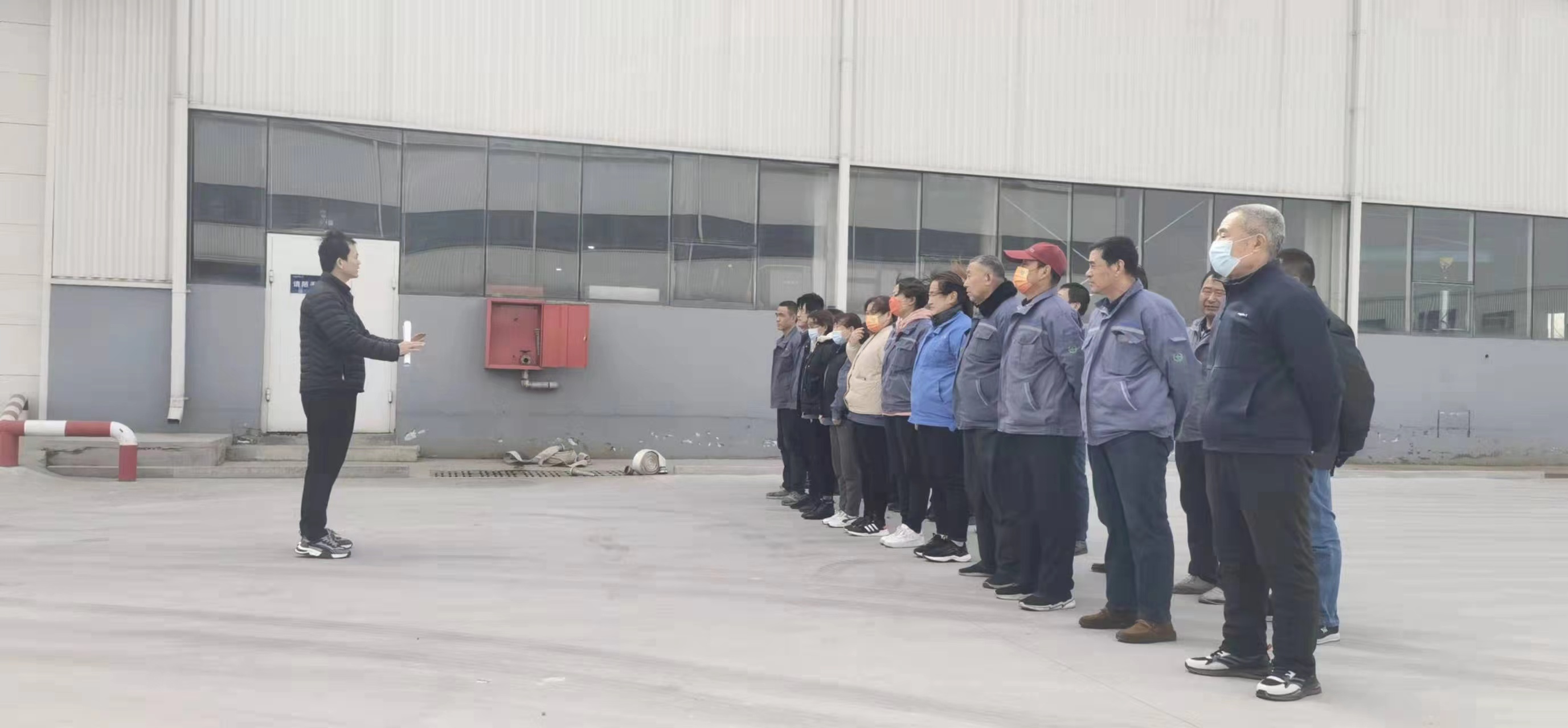 開展消防演練，提升員工應(yīng)急能力(圖1)